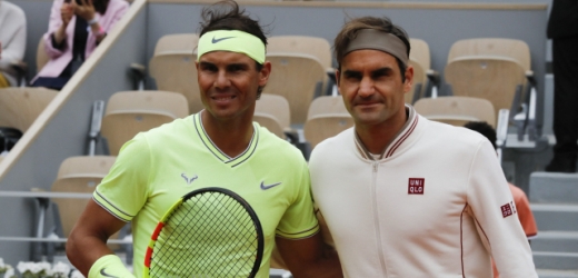 Roger Federer (vpravo) vedle Rafaela Nadala.