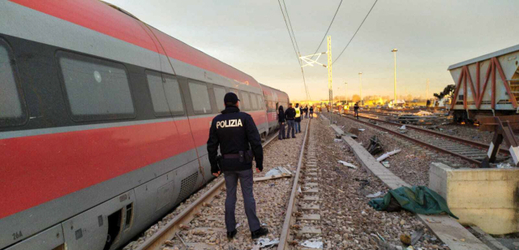 Nehoda vlaku padesát kilometrů od Milána. 