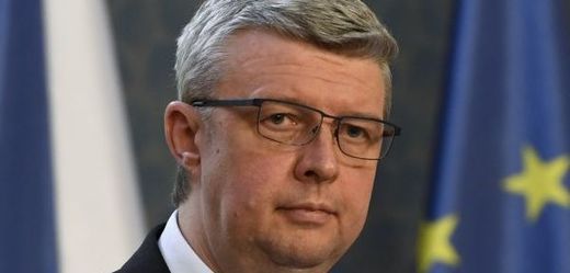 Ministr průmyslu a obchodu Karel Havlíček (za ANO). 