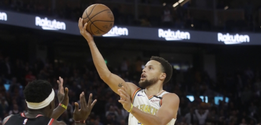 Curry se vrátil po zranění, prohru Warriors ale neodvrátil.