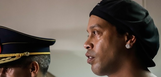 Ronaldinho může být zapleten do kauzy praní špinavých peněz.