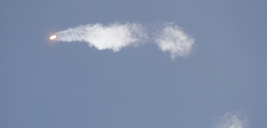 Nosná raketa Falcon 9.