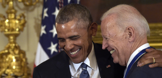 Barack Obama (vlevo) a Joe Biden mají dobré vztahy.