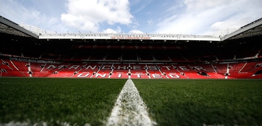 Manchester United otevře stadion divákům.
