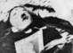 Adolf Hitler zemřel v 30. dubna v roce 1945 po invazi Rusů do Berlína. Zabil se spolu se svou družkou Evou Braunovou. Jeho pozůstatky se nikdy nenašly. Tato fotografie je pouze dobovou ruskou propagandou. (ČTK/ZUMA/KEYSTONE Pictures USA)