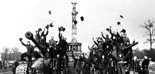Oslava konce druhé světové války v Berlíně.