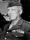 George Smith PATTON (1885-1945) - Jeden z nejschopnějších generálů v historii americké armády. Proslul jako mistr tankových bitev, ale i svérázným chováním. Bojové úspěchy slavil již v první světové válce jako major. Ve druhé světové válce mimo jiné výrazně přispěl k porážce Němců v severní Africe či zastavil německou ofenzívu v Ardenách. Jako osvoboditel došel až do Plzně, dál ho Eisenhowerova dohoda s Rusy nepustila. Zemřel v prosinci 1945 po autonehodě.