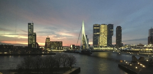 Město Rotterdam. 
