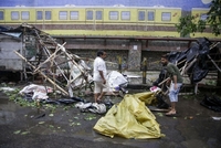 Následky cyklonu v Kalkatě. 