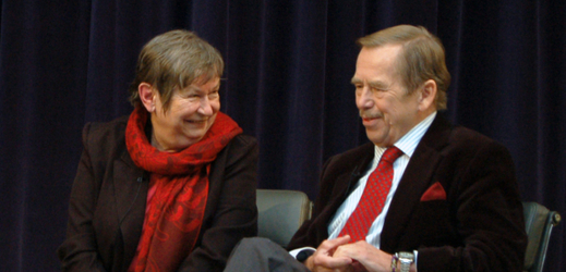 Spisovatelka Zdena Tominová a Václav Havel.