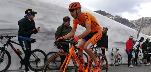 Český profesionální cyklista Jan Hirt při 16. královské etapě Giro d´Italia v roce 2017.