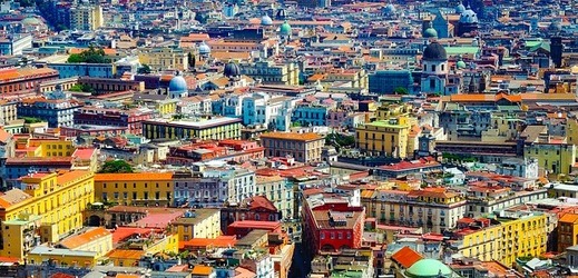 Italské město Neapol. 