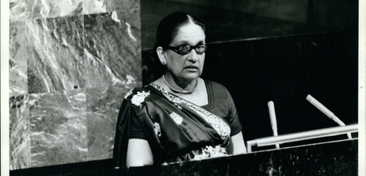 Srílanská politička Sirimávó Bandáranájaková, bývalá předsedkyně vlády a první žena na světě v této funkci.