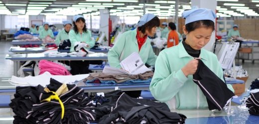 Továrna na oblečení v Číně (ilustrační foto).