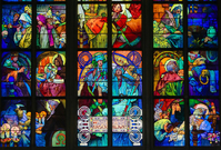Skleněná okna navržená Alfonsem Muchou, Praha.