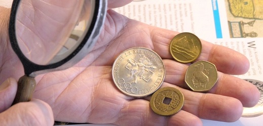 Poptávka po mincím raketově roste, Češi hledají v nejisté době jistou investici.