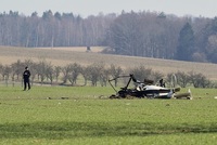 Policie odložila pád vrtulníku u Náchodska, možný viník zemřel.