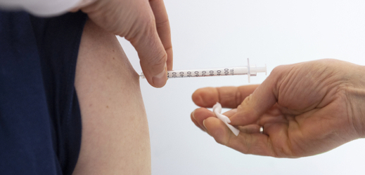 Živě: Národní informační kampaň k očkování Udělejme tečku startuje
