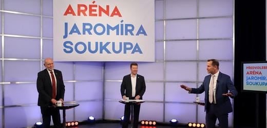 Moderátor pořadu Jaromír Soukup, předseda SPD Tomio Okamura a poslanec Leo Luzar (KSČM).