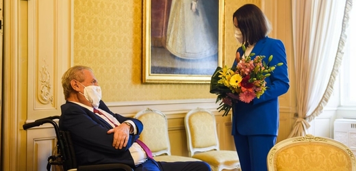 Prezident Miloš Zeman přijal 8. června 2021 na zámku v Lánech představitelku běloruské opozice Svjatlanu Cichanouskou.