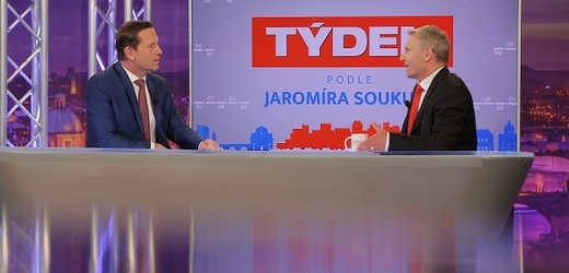 Moderátor pořadu Jaromír Soukup a senátor Zdeněk Hraba (STAN).