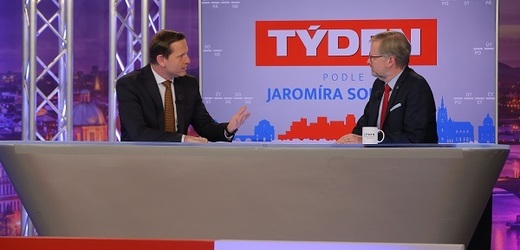 Moderátor pořadu Jaromír Soukup a předseda ODS Petr Fiala.