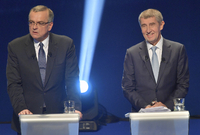 Premiér Andrej Babiš (vpravo) se nemusí omlouvat bývalému poslanci Miroslavu Kalouskovi (vlevo) za výroky, které o něm pronesl ve Sněmovně. Dnešní verdikt soudu není pravomocný. Snímek je z 19. října 2017.
