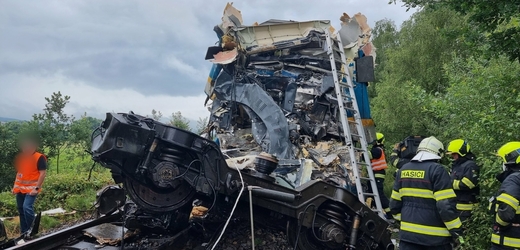 U obce Milavče mezi stanicemi Domažlice a Blížejov se 4. srpna 2021 kolem osmé ráno srazily dva vlaky. Dva lidé zemřeli, sedm je v kritickém stavu, 31 zraněných je mimo ohrožení života.