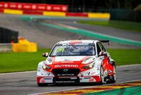 Závodní tým Janík Motorsport ve voze Hyundai.