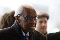 Zemřel bývalý kontroverzní dlouholetý předseda Mezinárodní atletické federace (IAAF) Lamine Diack.