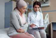 Onkologové chtějí, aby se ve velkých centrech léčilo více pacientů s rakovinou