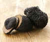 Černé lanýže jsou vyhledávanou houbovou delikatesou. 