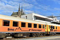 Pilotní přímý vlakový spoj z Brna na letiště ve Vídni vyjel 22. února z brněnského hlavního nádraží. Vedení Brna usiluje o to, aby na vídeňské letiště jezdily pravidelné spoje.