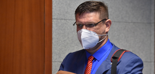 Obžalovaný brněnský policista Vladimír Machala u soudu.