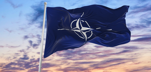 Vlajka NATO (ilustrační foto).