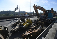 Frézováním vozovky začala rekonstrukce Barrandovského mostu