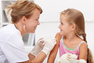 Očkováno proti spalničkám, zarděnkám a příušnicím je 90 procent dětí do dvou let