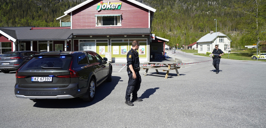 The attacker in the southeast of Norway stabbed at least four people, one is badly wounded, three lightly.  Police detained the "presumed perpetrator" about an hour after the incident began. 