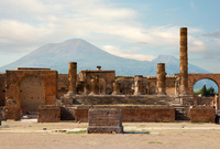 Trosky starověkého města Pompeje.