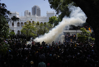 Protivládní protesty na Srí Lance.