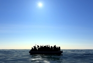 Při potopení dvou lodí s migranty v řeckých vodách zemřelo nejméně 15 lidí