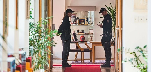 Policie zasahuje na brněnském magistrátu, přesněji na bytovém odboru a u náměstka Hladíka, 18. října 2022, Brno.