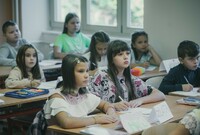 Výuka pro ukrajinské děti, 9. září 2022 v Mladé Boleslavi, kterou město zajišťuje částečně v objektu bývalé střední soukromé školy Hermes.