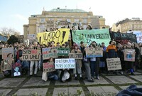Vysokoškoláci začali stávkovat proti podle nich nedostatečnému postoji vlády k řešení klimatické krize. Protest iniciují studenti z hnutí Univerzity za klima. 14. listopadu, Praha.