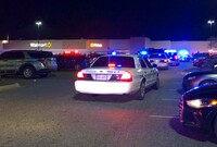 Při střelbě v supermarketu Walmart v americké Virginii zahynulo až deset lidí.
