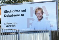 Vyřazený kandidát z prezidentské volby Karel Diviš (na volebním billboardu).