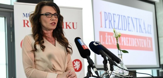 Prezidentka České asociace povinných Denisa Rohanová vystoupila 18. února 2022 v Praze na tiskové konferenci ke své kandidatuře na prezidenta republiky.