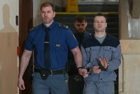 Návrh na obnovu řízení případu, Martin Balhar (na snímku vpravo) byl odsouzen na 19 let za vraždu pošťačky ve Skřipově na Opavsku, 22. prosince 2022, Krajský soud, Ostrava.