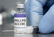 Průzkum odhalil nedůvěru zdravotníků k očkování proti opičím neštovicím