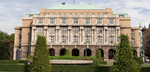 Budova Filozofické fakulty Univerzity Karlovy v Praze.